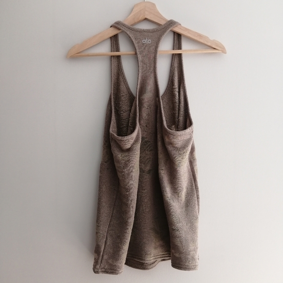 Alo Yoga Pure Distressed Tank Tan Medium - Picture 4 of 15